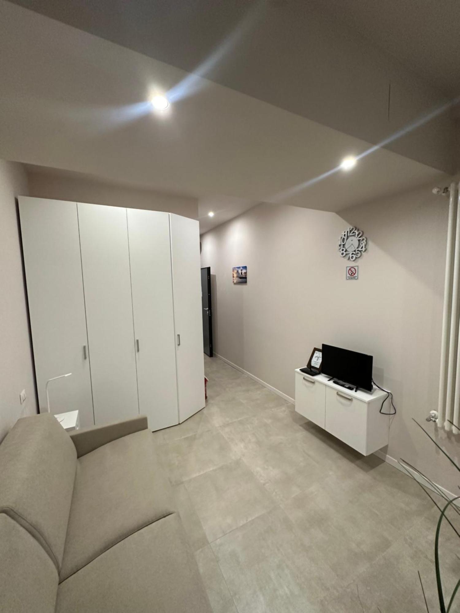 Ferienwohnung Monolocale Piazza Gambara M1 Mailand Exterior foto